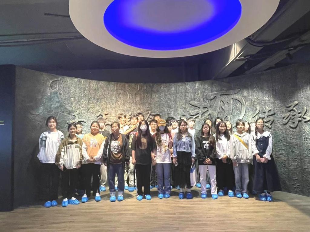 图片1 图片1